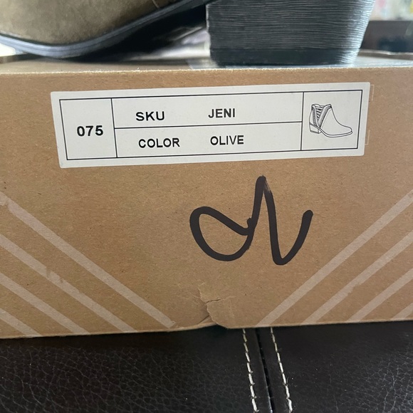 Journee Collection ladies bootie style boot. - Picture 6 of 6